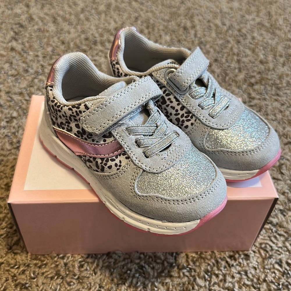 SPROX sneaker size 6
